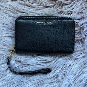 Michael Kors Black Double Zip Leather Smartphone Wallet